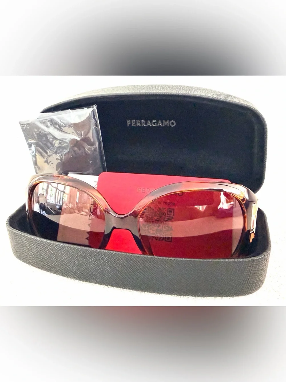 FERRAGAMO SF668S Gancini Oversized Tortoise Sunglasses NEW Full Inclusion